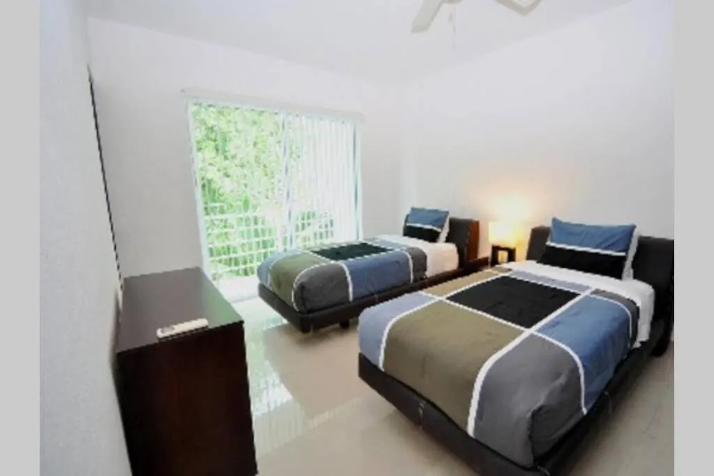 Poolside Tranquil Apartment In Playa Del Carmen
