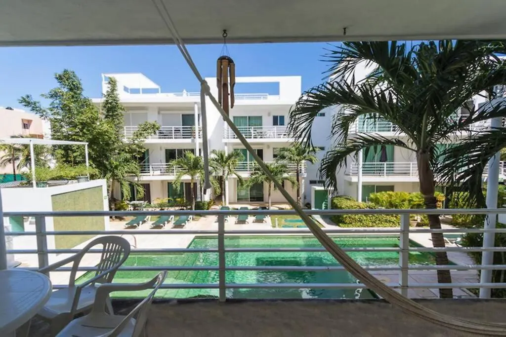 Poolside Tranquil Apartment In Playa Del Carmen