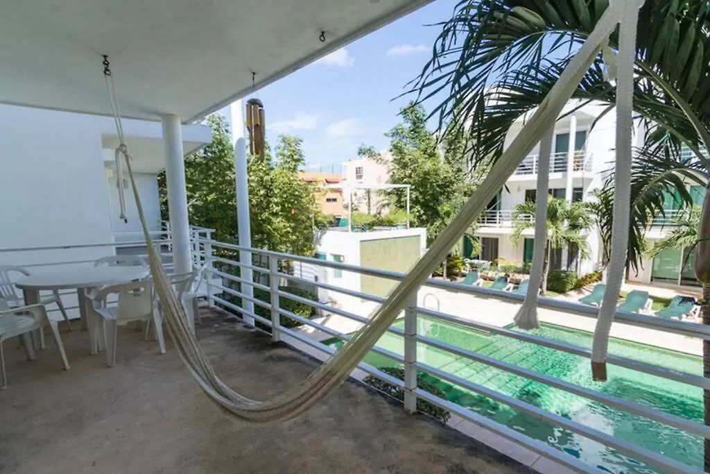 Poolside Tranquil Apartment In Playa Del Carmen